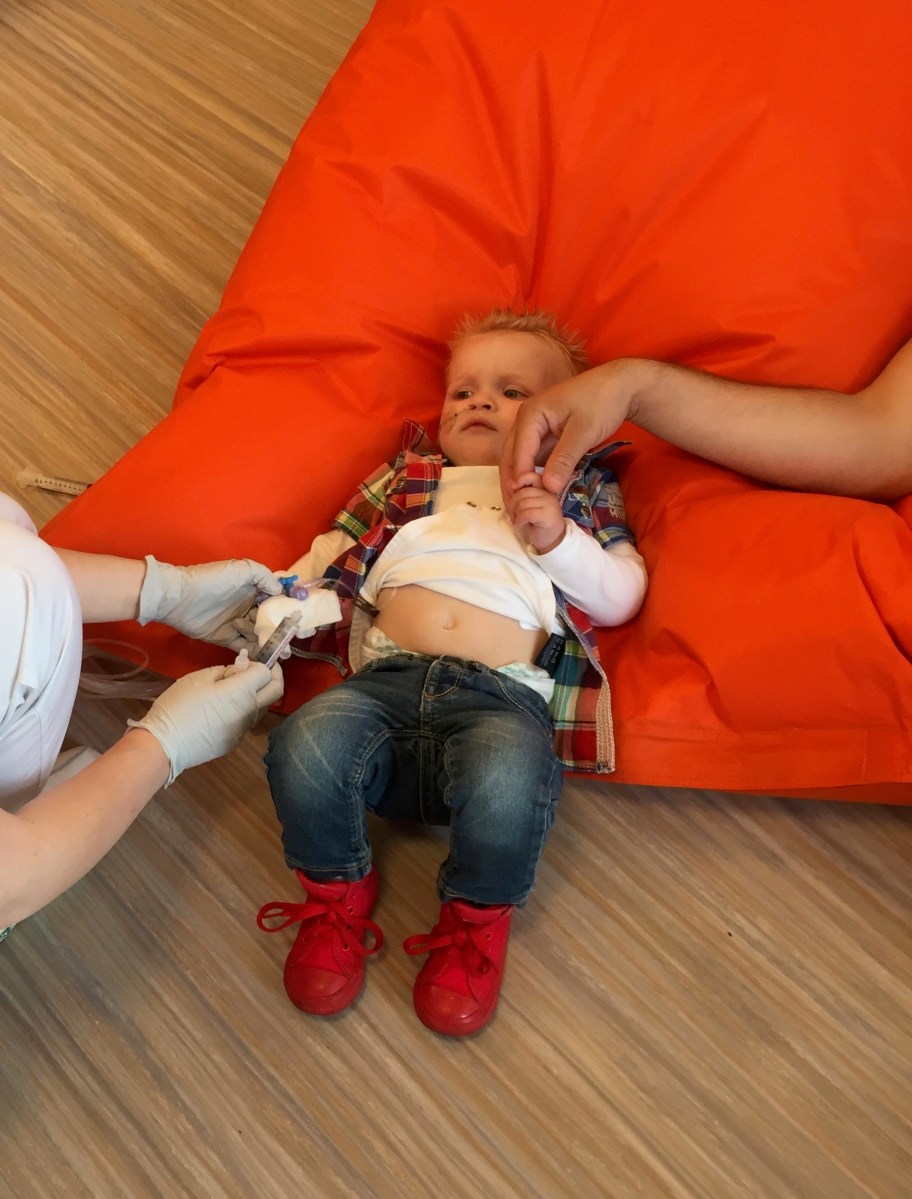 Voorbereidingen voor de chemo-aansluiting...